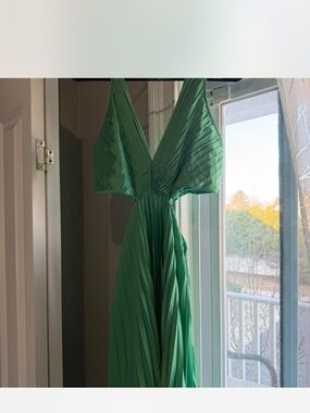 Abercrombie and Fitch green midi pleated dress